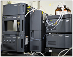 高速液体クロマトグラフ（HPLC）