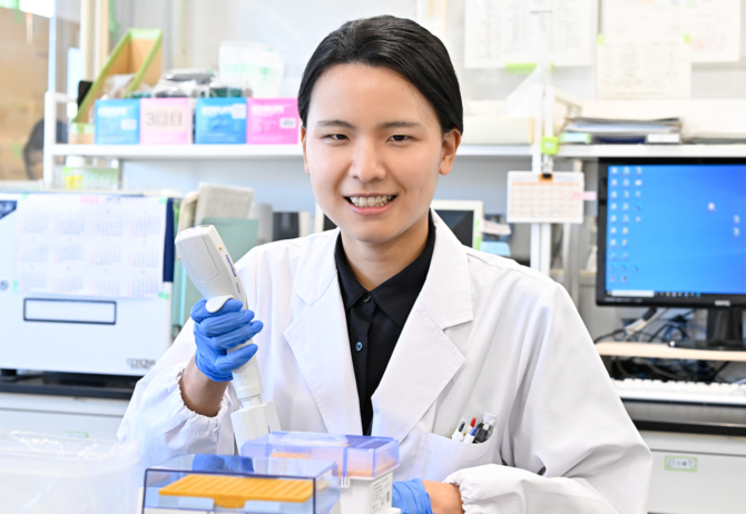 臨床検査課職員の写真