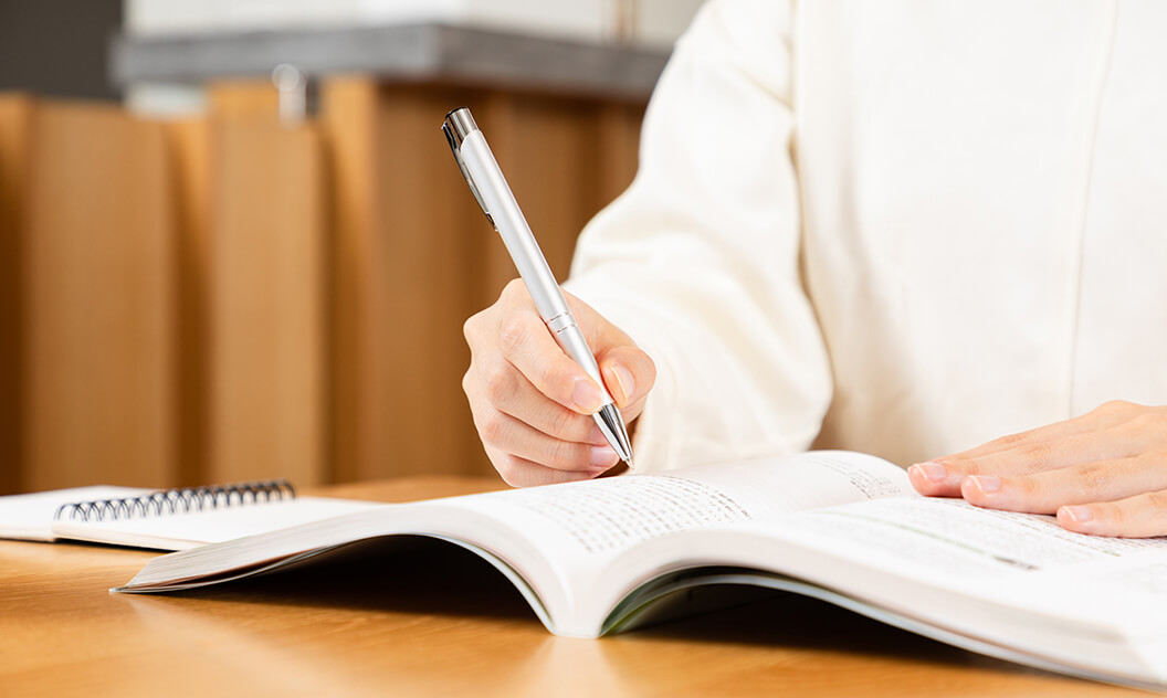 職員資格取得支援制度　イメージ写真